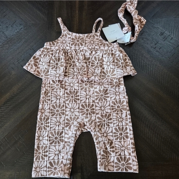 Grayson Mini Other - ‼️3/$30‼️ Pink And Brown Floral Ribbed Ruffle Romper Jumpsuit 3-6M New Girl's